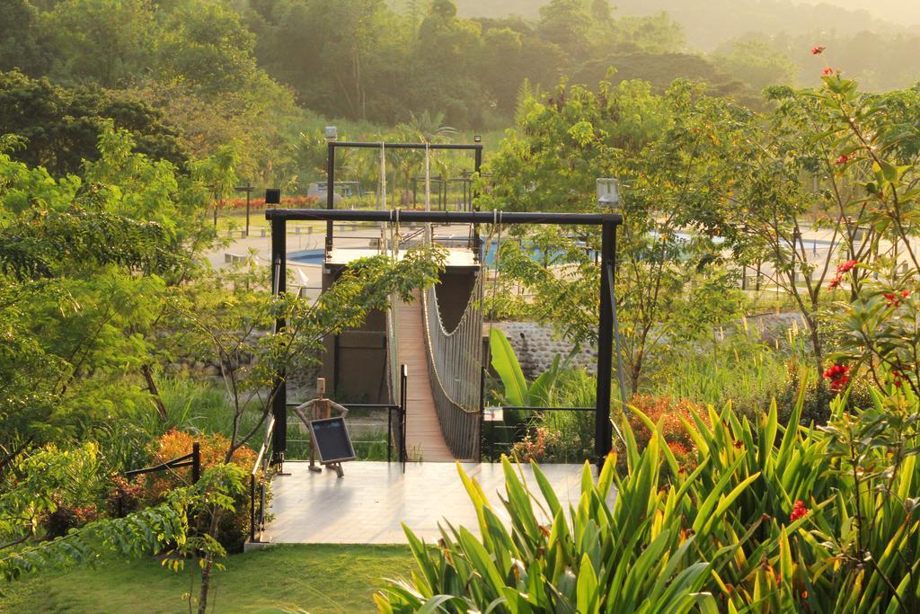 Green Canyon Leisure Farms Clark Field Ngoại thất bức ảnh