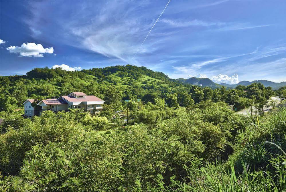 Green Canyon Leisure Farms Clark Field Ngoại thất bức ảnh