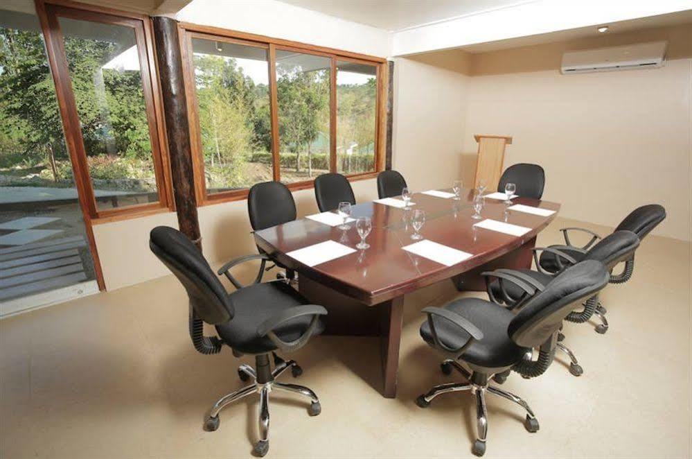 Green Canyon Leisure Farms Clark Field Ngoại thất bức ảnh